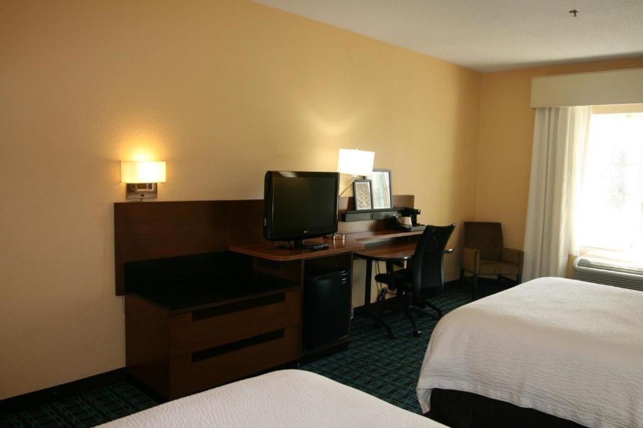 Fairfield Inn & Suites Hilton Head Island ブラフトン エクステリア 写真